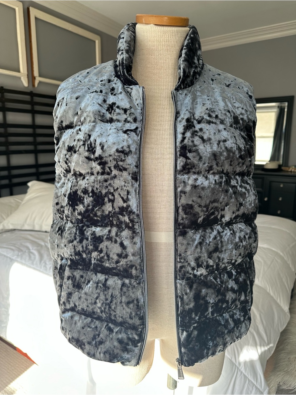 Calvin Klein Crushed Velvet Down Puffer Vest blue green size medium - Picture 3 of 15